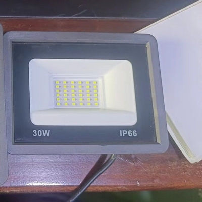 10w ถึง 200w 3 ปี การรับประกัน การออกแบบง่าย กันน้ํา LED Spot light สําหรับสวนสวนหรือสวน