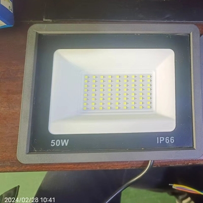 10w ถึง 200w 3 ปี การรับประกัน การออกแบบง่าย กันน้ํา LED Spot light สําหรับสวนสวนหรือสวน