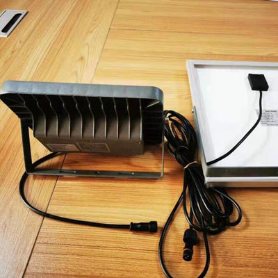 Die Casting อลูมิเนียมกันน้ำ LED พลังงานแสงอาทิตย์ Floodlight พร้อมการออกแบบใหม่100w